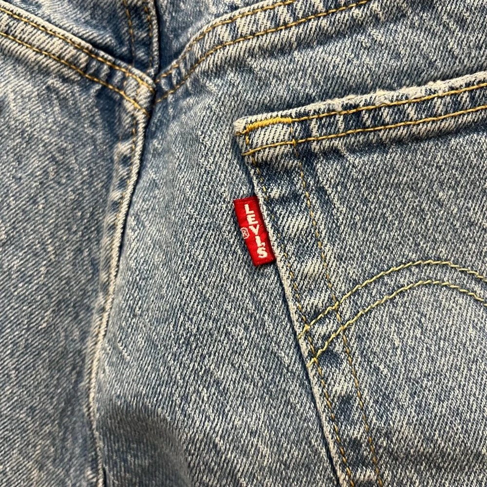 Levi’s 501 Mid-thigh Shorts - Picture 6 of 13
